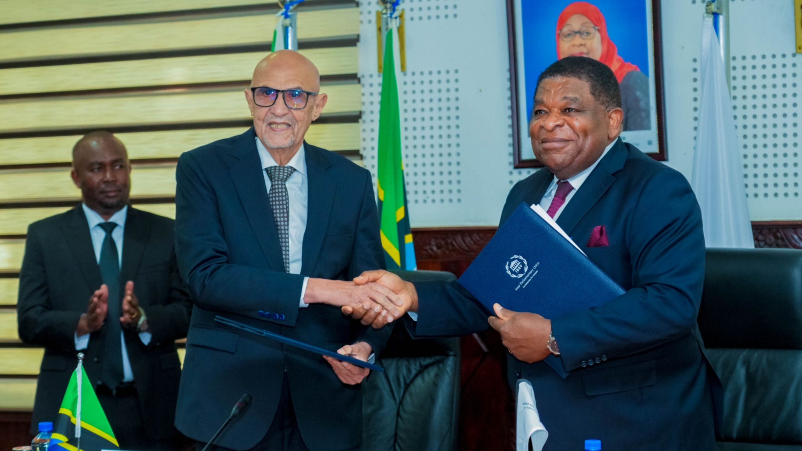 BUNGE NA IPU WASAINI MKATABA U...